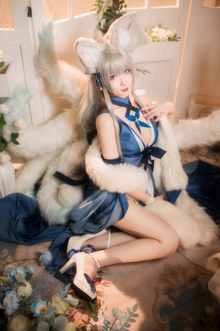 封疆疆v《信浓礼服》主题写真：38张全套美图