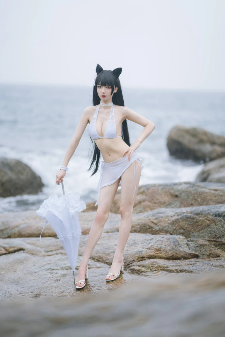 封疆疆v《爱宕泳装》主题写真：14张全套美图