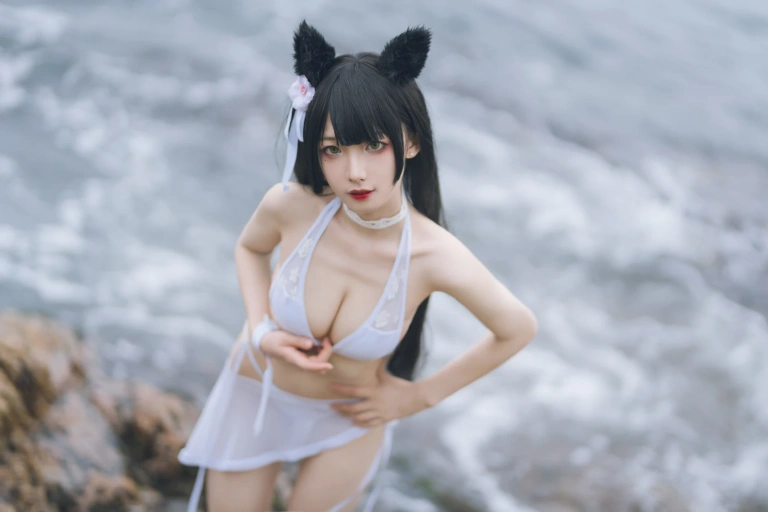 封疆疆v《爱宕泳装》主题写真：14张全套美图
