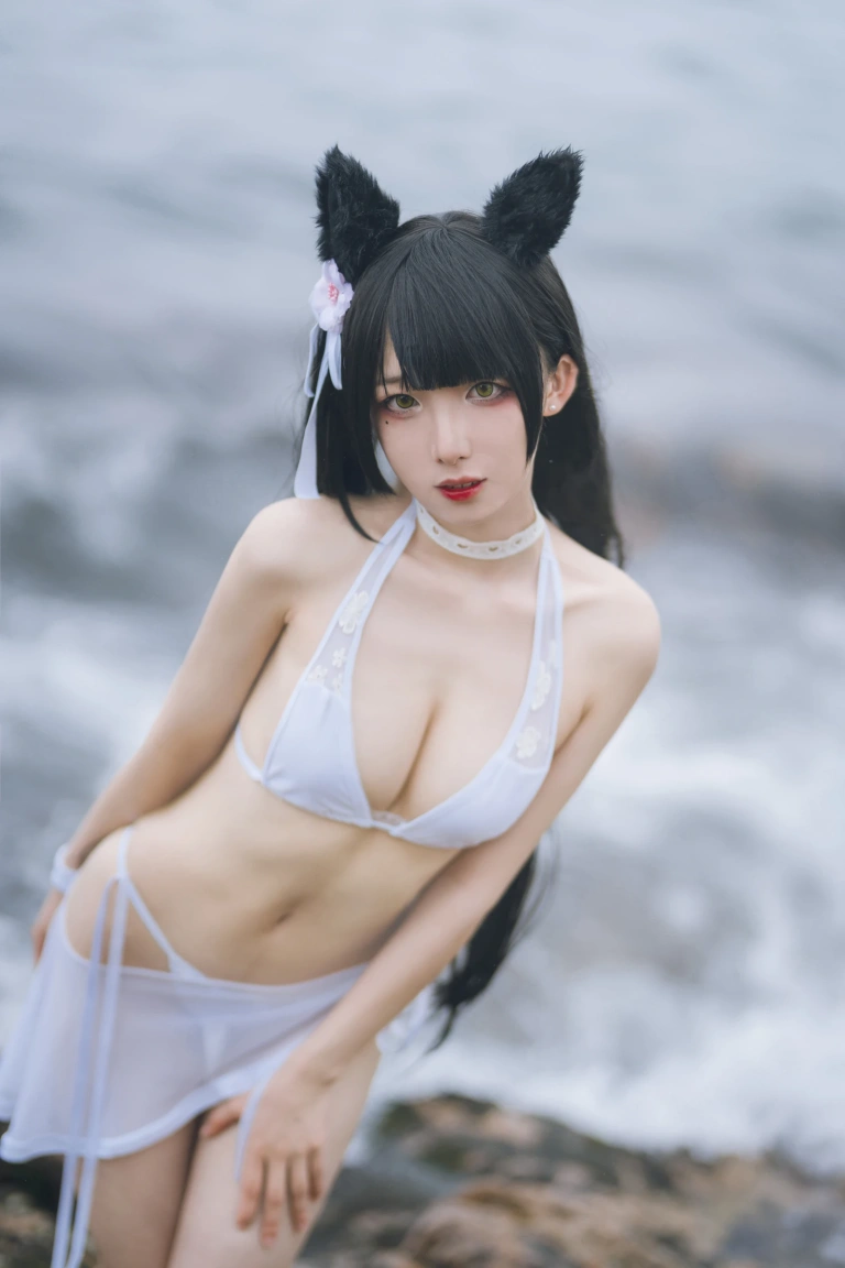 封疆疆v《爱宕泳装》主题写真：14张全套美图