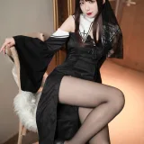封疆疆v《黑色修女》主题写真：40张全套美图