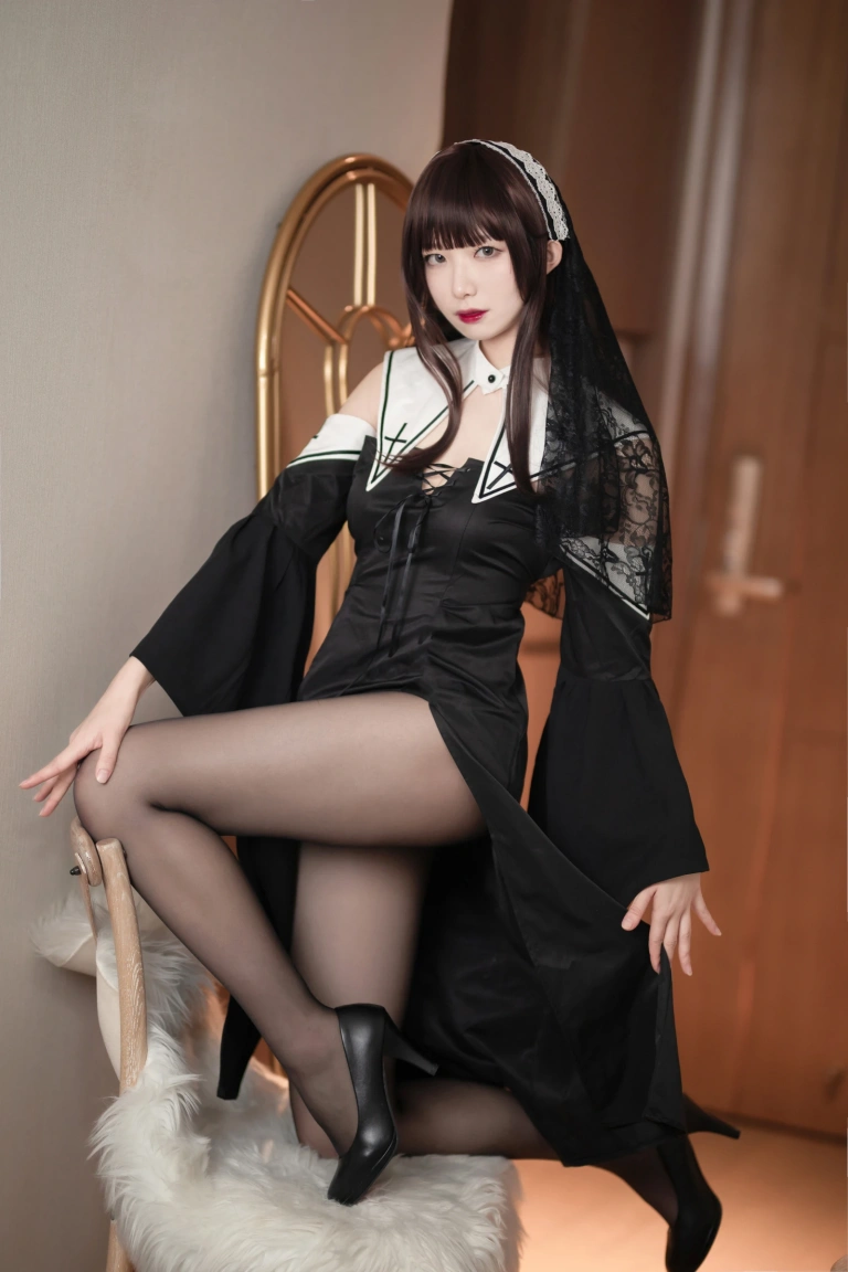 封疆疆v《黑色修女》主题写真：40张全套美图