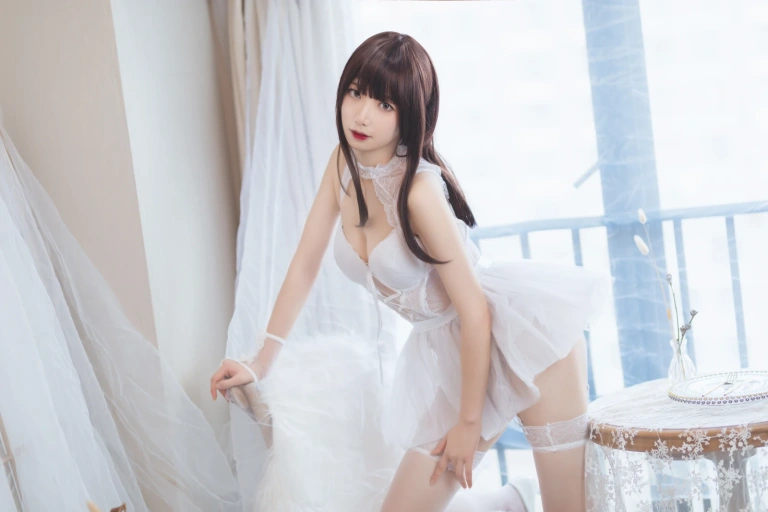 封疆疆v《纯白》主题写真：40张全套美图