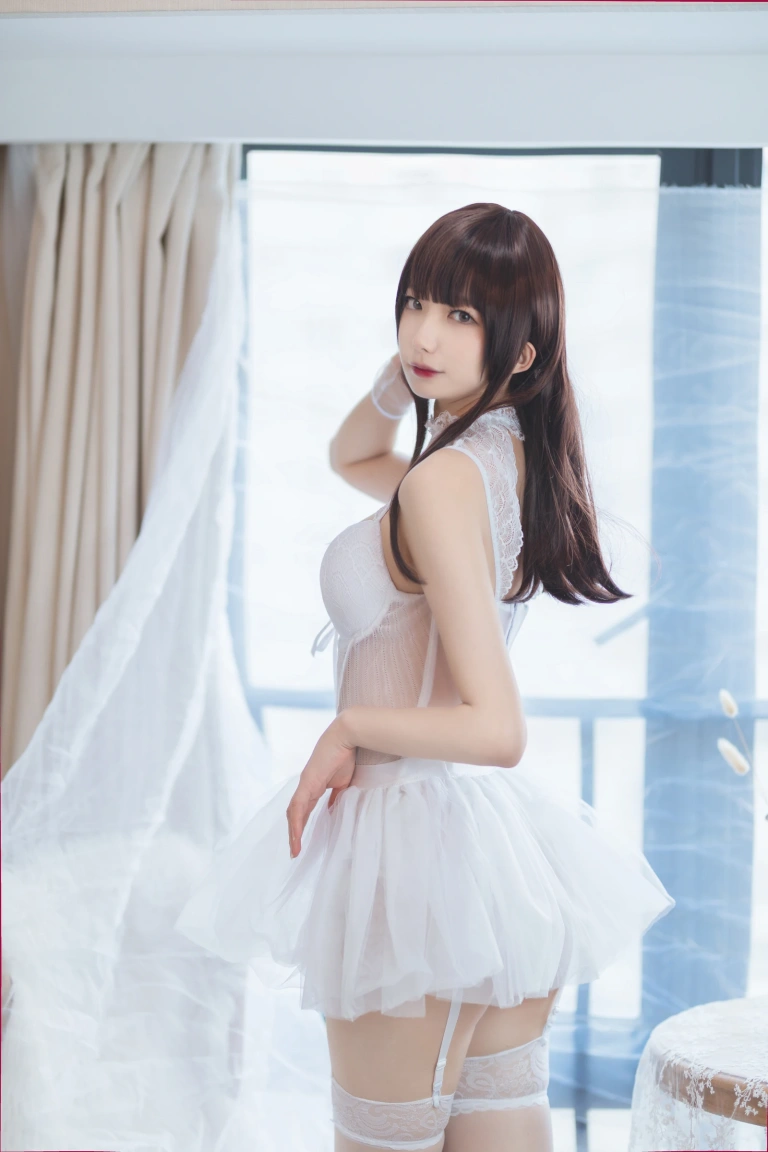 封疆疆v《纯白》主题写真：40张全套美图