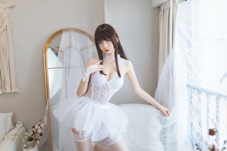 封疆疆v《纯白》主题写真：40张全套美图