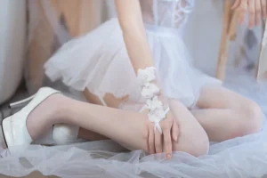 封疆疆v《纯白》主题写真：40张全套美图