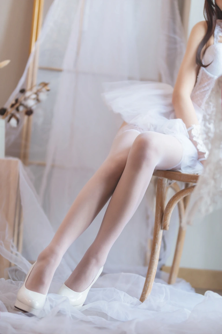 封疆疆v《纯白》主题写真：40张全套美图