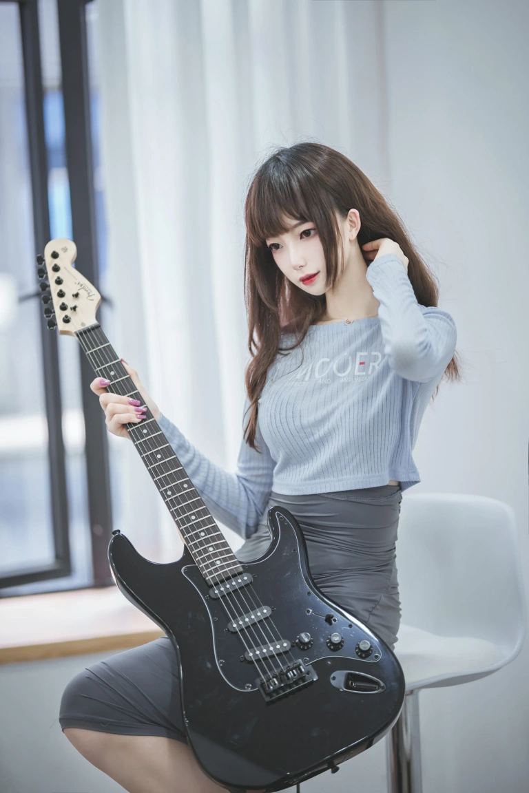 封疆疆v《吉他妹妹》主题写真：40张全套美图