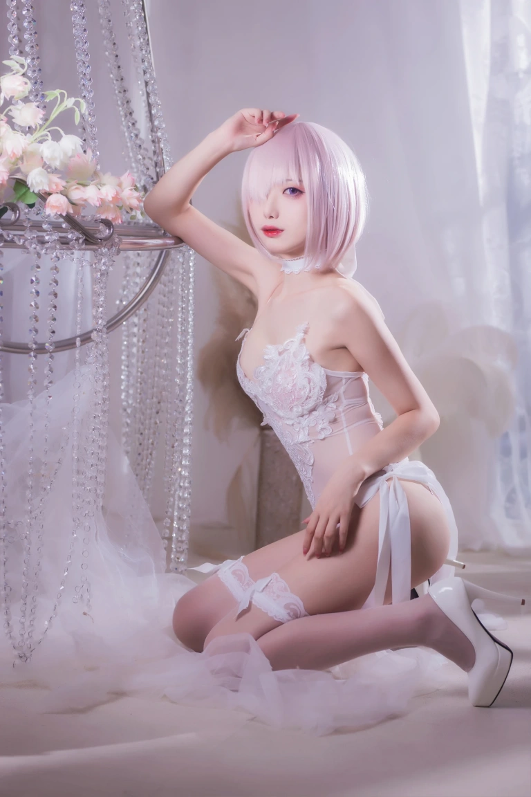 封疆疆v《玛修婚纱》主题写真：36张全套美图