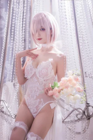 封疆疆v《玛修婚纱》主题写真：36张全套美图