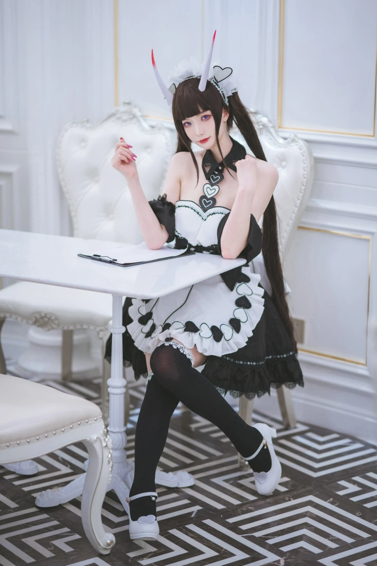 封疆疆v《能代女仆》主题写真：36张全套美图