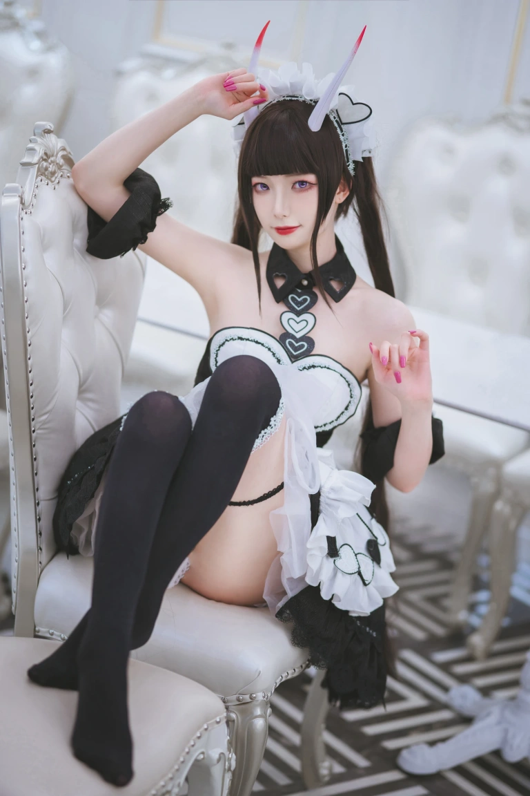 封疆疆v《能代女仆》主题写真：36张全套美图