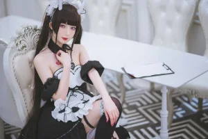 封疆疆v《能代女仆》主题写真：36张全套美图