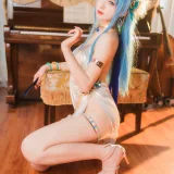封疆疆v《NIKKE 胜利女神 海伦娜》主题写真：34张全套美图