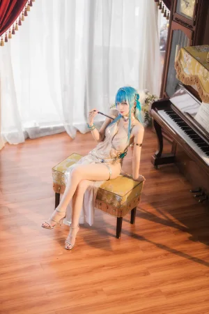 封疆疆v《NIKKE 胜利女神 海伦娜》主题写真：34张全套美图