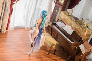 封疆疆v《NIKKE 胜利女神 海伦娜》主题写真：34张全套美图