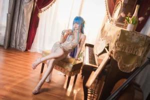 封疆疆v《NIKKE 胜利女神 海伦娜》主题写真：34张全套美图