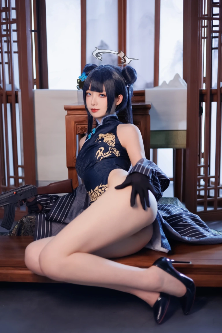 封疆疆v《碧蓝档案 妃咲》主题写真：34张全套美图