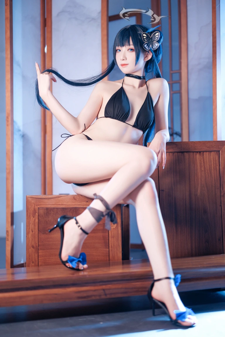 封疆疆v《碧蓝档案 妃咲 泳装》主题写真：30张全套美图