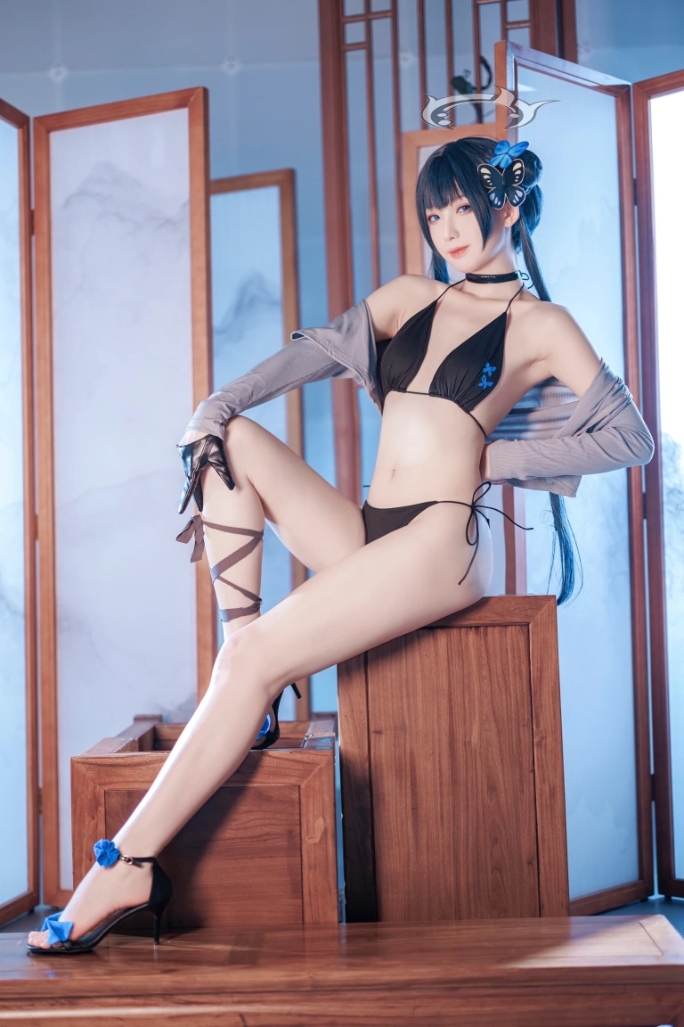 封疆疆v《碧蓝档案 妃咲 泳装》主题写真：30张全套美图