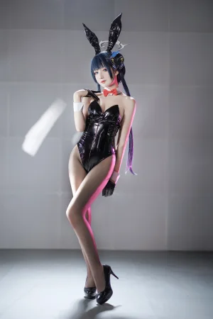 封疆疆v《碧蓝档案 妃咲 兔女郎》主题写真：30张全套美图