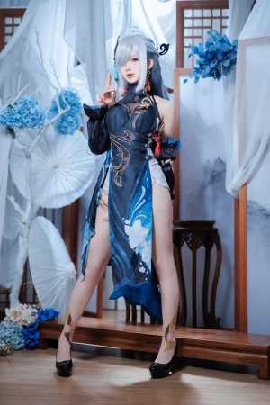 封疆疆v《申鹤海灯节》主题写真：40张全套美图