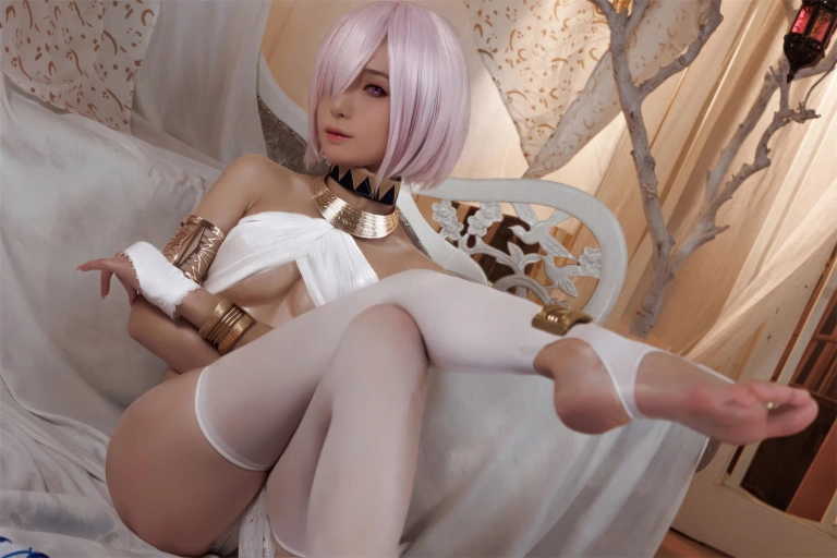 封疆疆v《Fate 玛修基列莱特》主题写真：40张全套美图