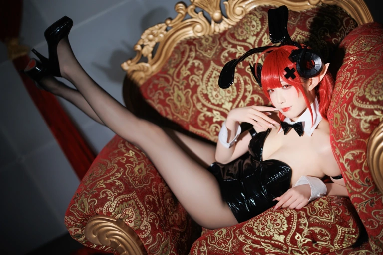 封疆疆v《兴登堡兔女郎》主题写真：60张全套美图