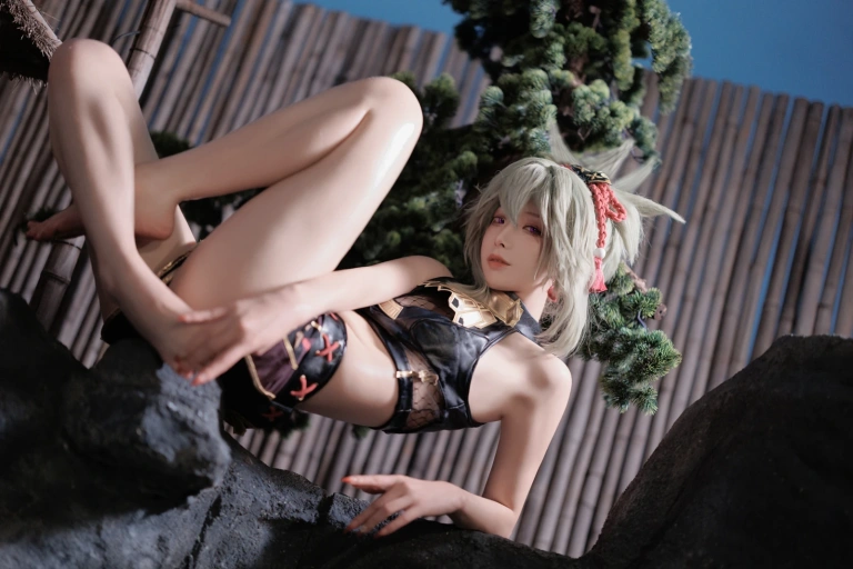 封疆疆v《原神 久岐忍》主题写真：26张全套美图