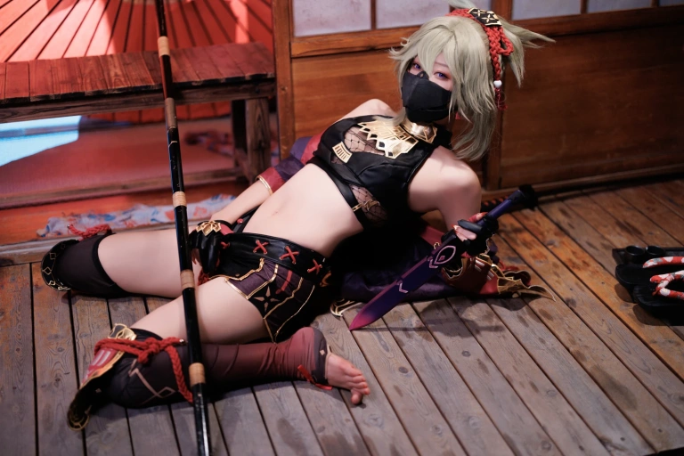 封疆疆v《原神 久岐忍》主题写真：26张全套美图