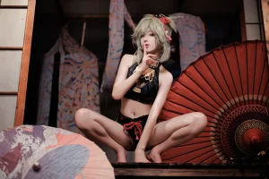 封疆疆v《原神 久岐忍》主题写真：26张全套美图