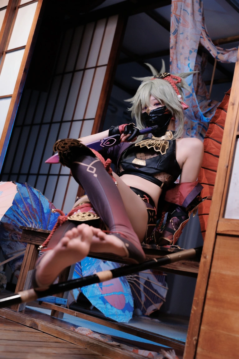 封疆疆v《原神 久岐忍》主题写真：26张全套美图