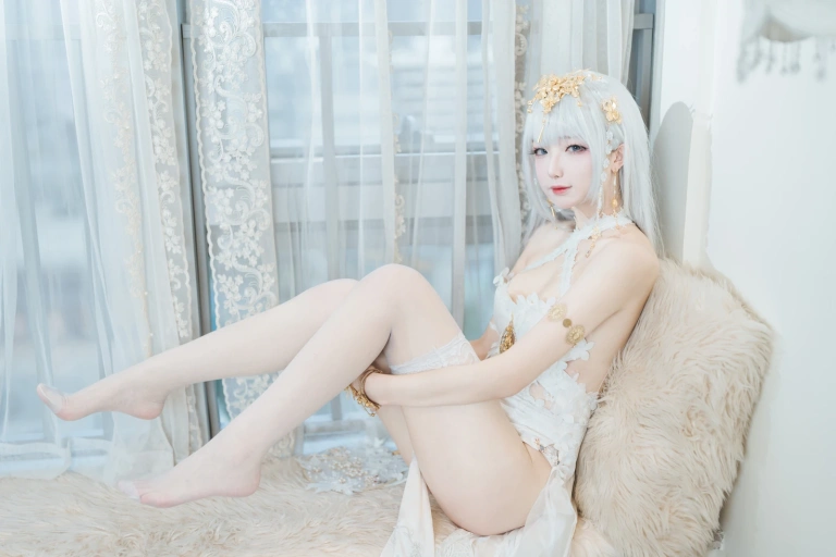 封疆疆v《埃姆登》主题写真：33张全套美图