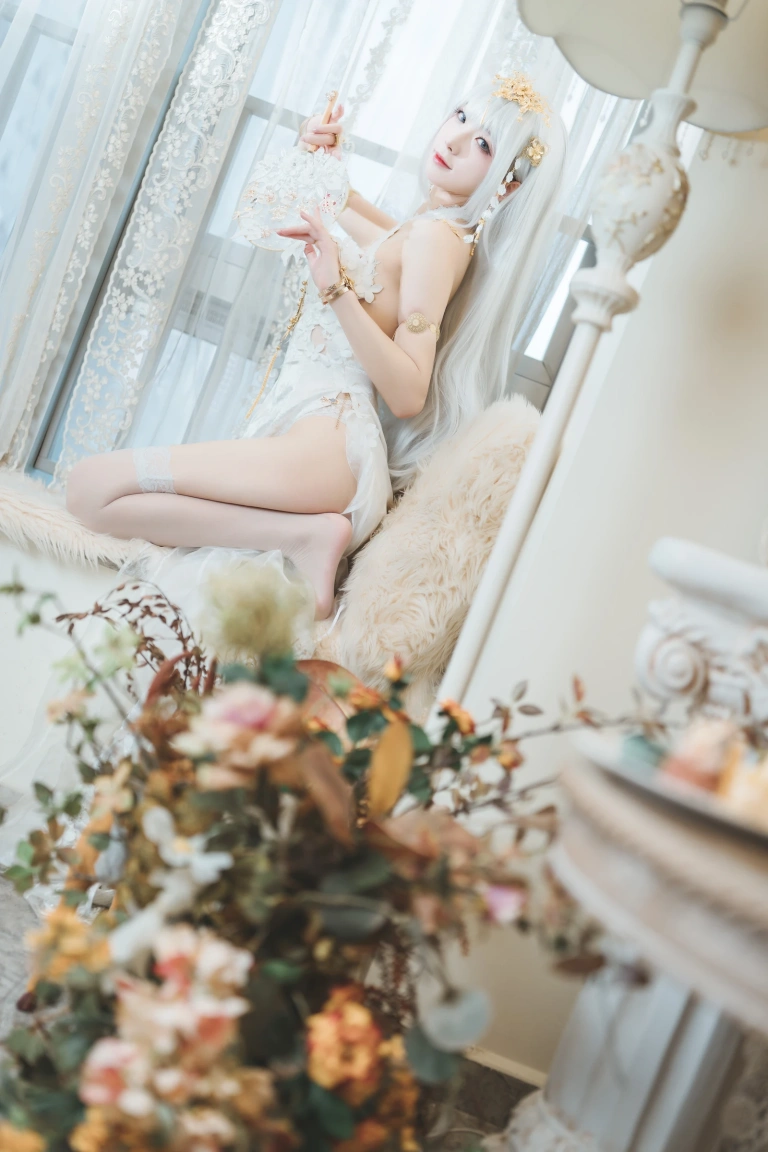封疆疆v《埃姆登》主题写真：33张全套美图
