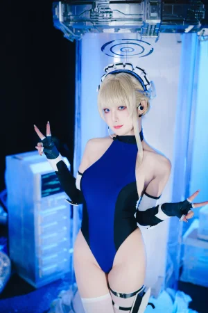 封疆疆v《飞鸟马时竞泳》主题写真：41张全套美图