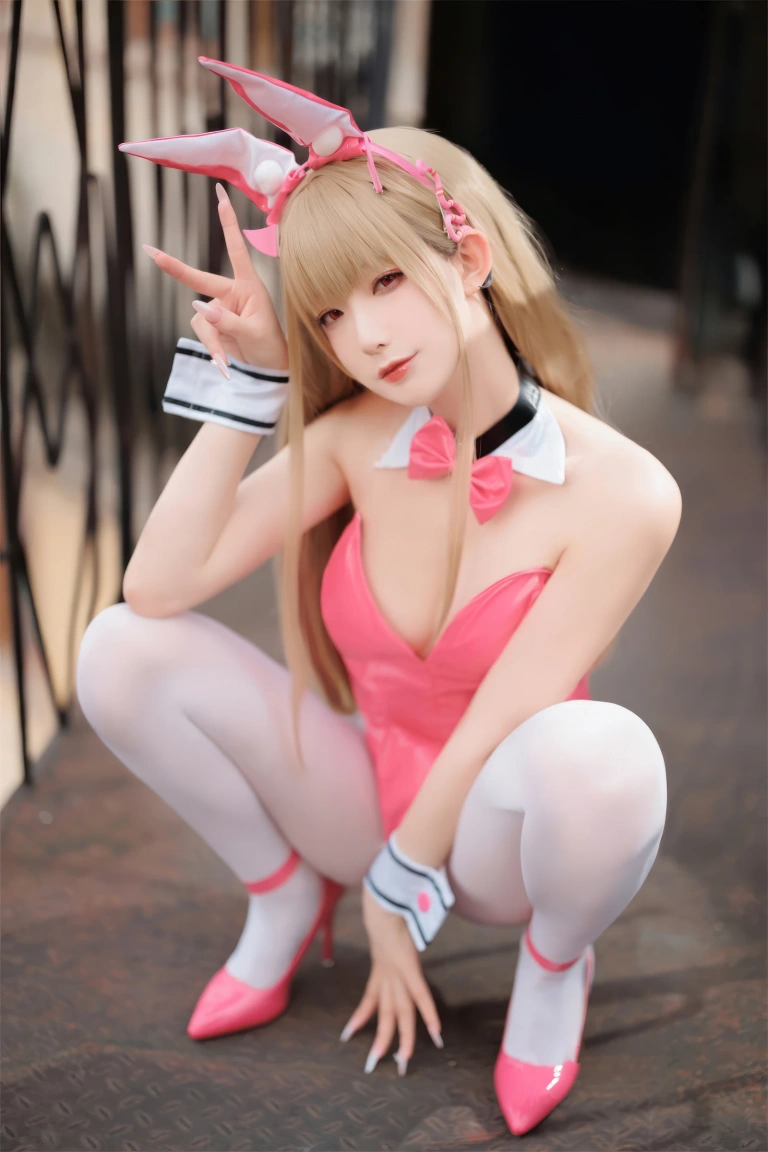 封疆疆v《NIKKE 毒蛇兔女郎》主题写真：45张全套美图