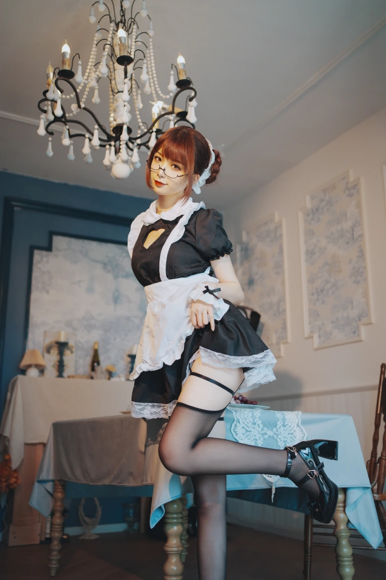 封疆疆v《女仆》主题写真：36张全套美图