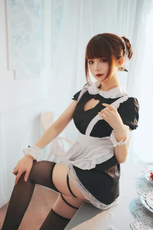 封疆疆v《女仆》主题写真：36张全套美图