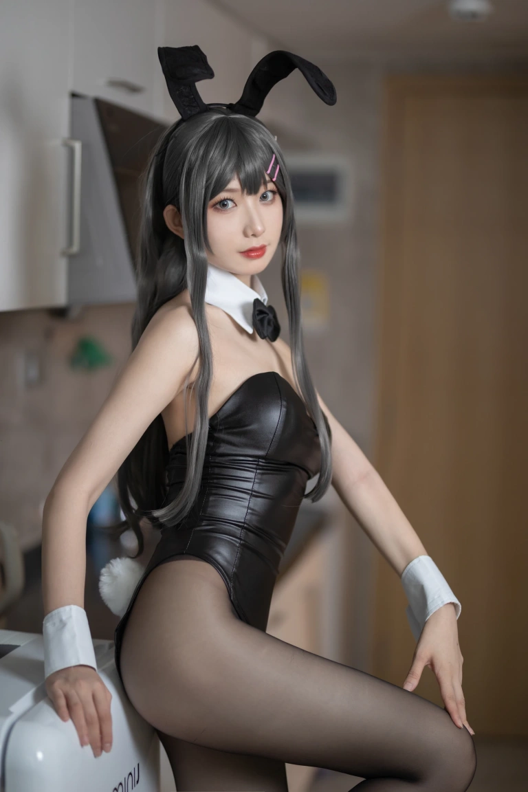 封疆疆v《樱岛麻衣兔女郎》主题写真：40张全套美图