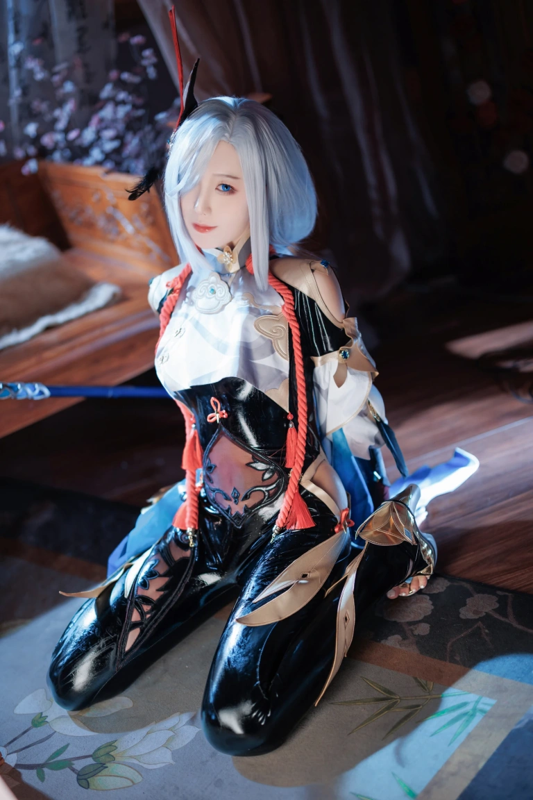 封疆疆v《原神 申鹤》主题写真：31张全套美图
