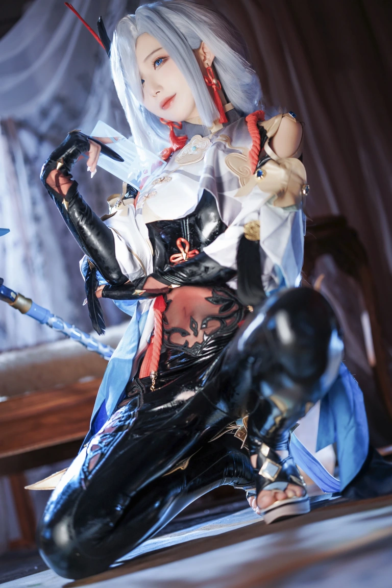 封疆疆v《原神 申鹤》主题写真：31张全套美图