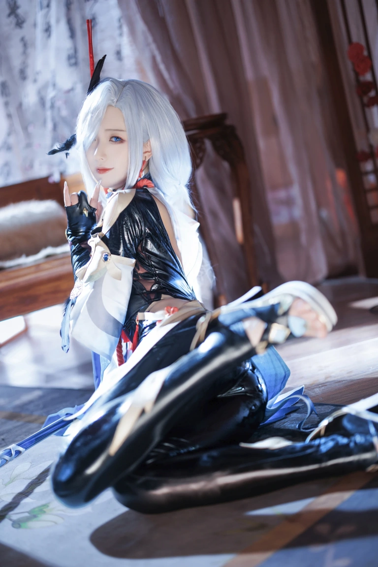 封疆疆v《原神 申鹤》主题写真：31张全套美图