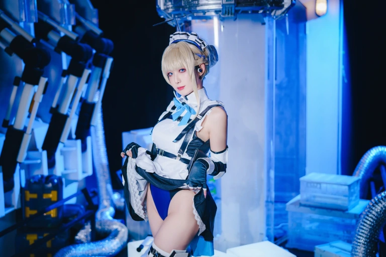 封疆疆v《飞鸟马时 女仆》主题写真：41张全套美图