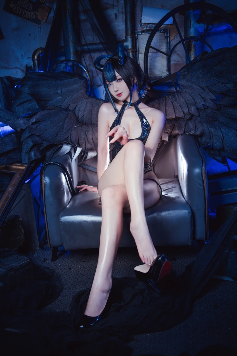 封疆疆v《小恶魔》主题写真：30张全套美图