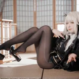 封疆疆v《NIKKE 白兔布兰儿 和服》主题写真：40张全套美图