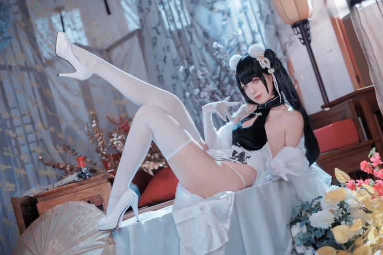 封疆疆v《彼得·史特拉塞》主题写真：40张全套美图