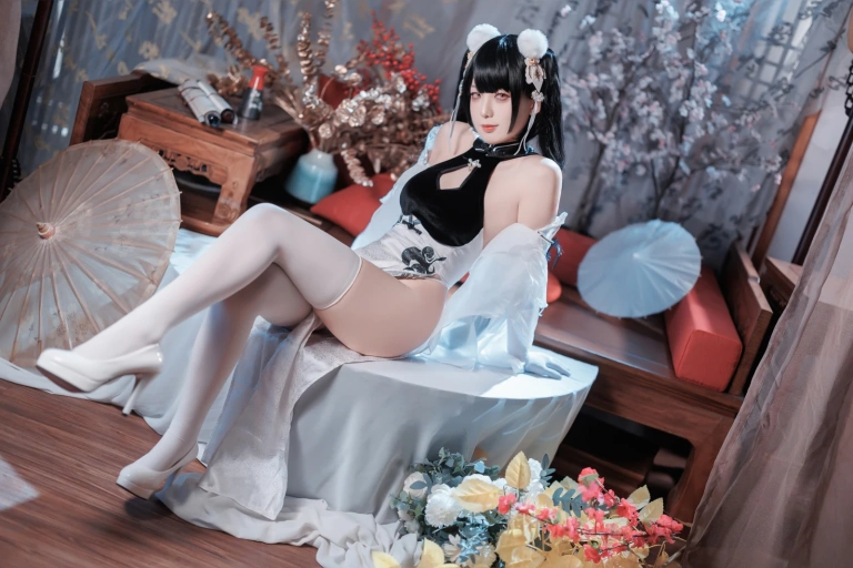 封疆疆v《彼得·史特拉塞》主题写真：40张全套美图