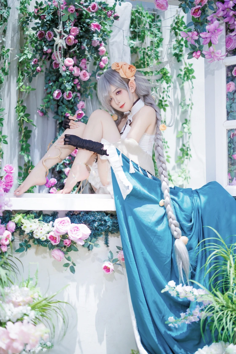 封疆疆v《埃佛森》主题写真：12张全套美图