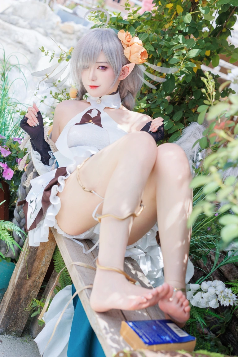 封疆疆v《埃佛森》主题写真：12张全套美图