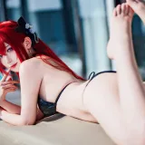 封疆疆v《碧蓝航线 君主泳装》主题写真：22张全套美图